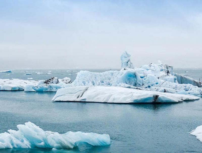 Feature melting icebergs